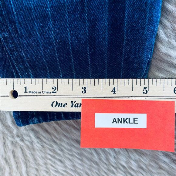 ASOS Denim Women's Jeans 26x27 Skinny Pinstripe Tapered Leg Raw Hems Mom Jeans - Picture 10 of 11